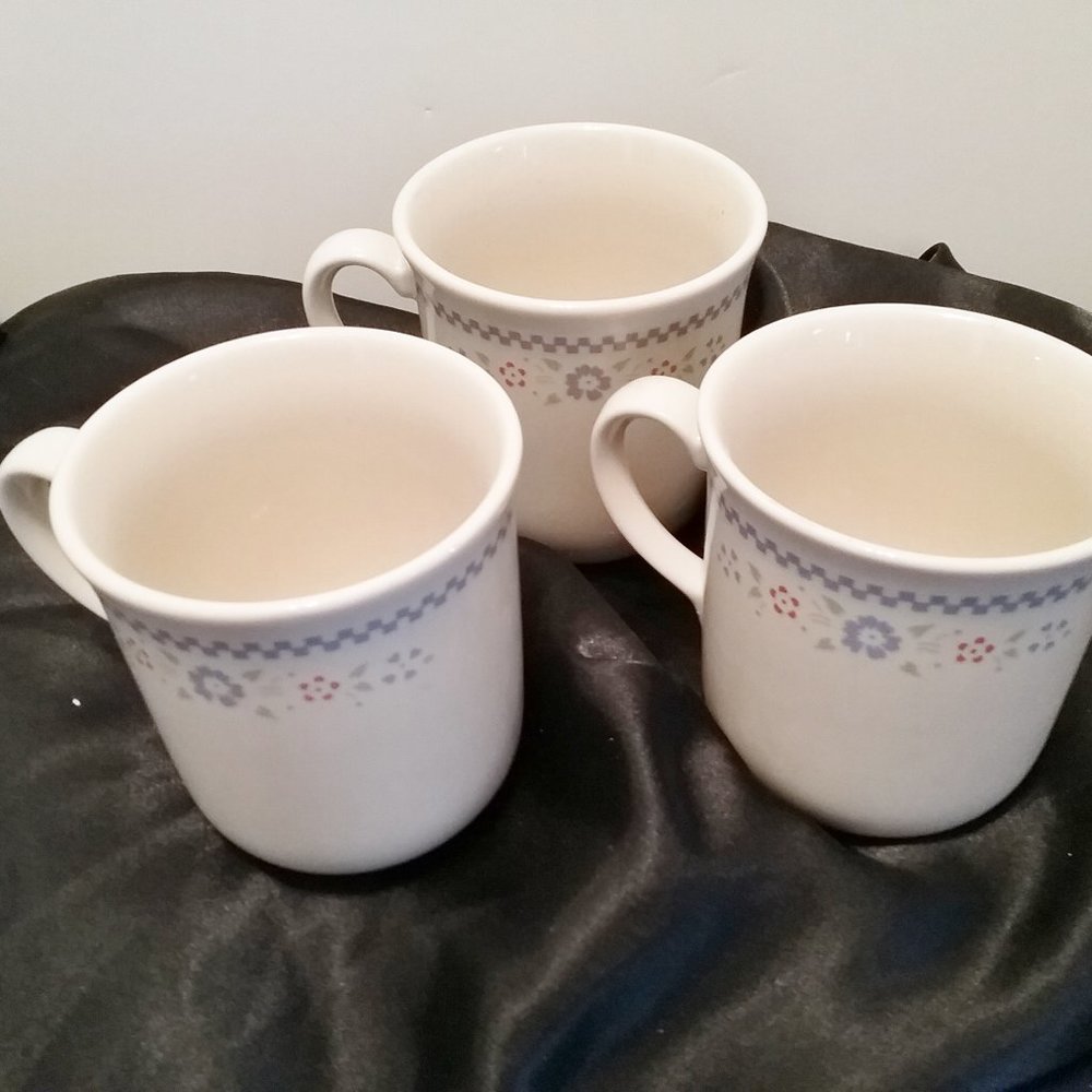 Corning cups - Picture 2 of 8